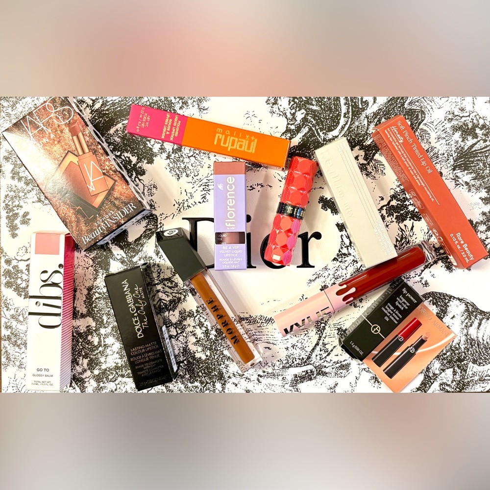 Extravaganza lip bundle!!!! All famous brand lipsticks in 1 bundle!